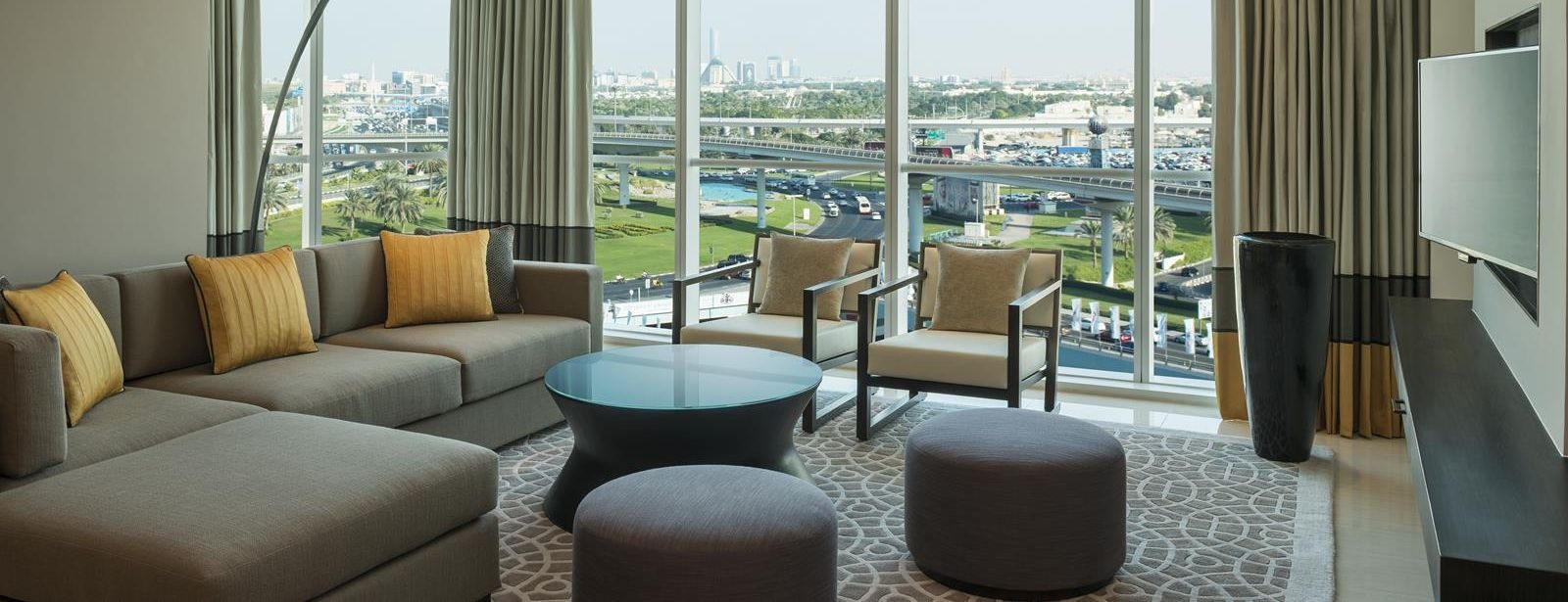 Three Bedroom Apartment Sheikh Zayed Road View Sheraton Grand Hotel